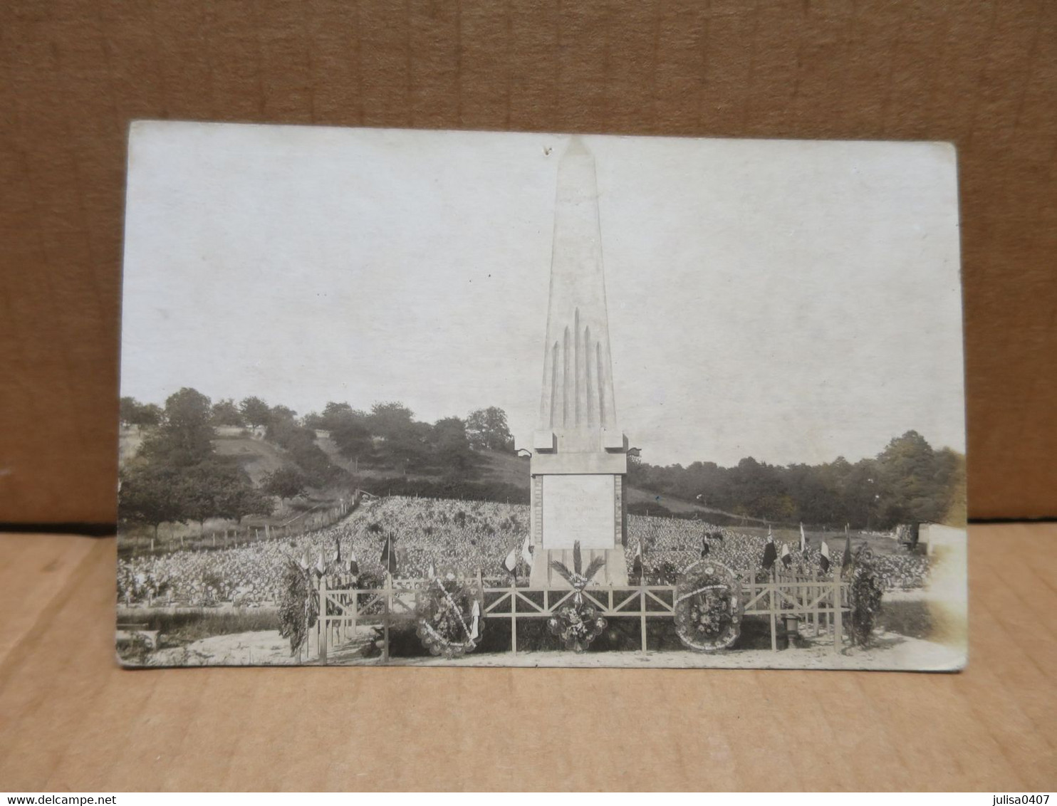 SAINTE MENEHOULD (51) Carte Photo Monument Des Morts Derrière La Caserne - Sainte-Menehould