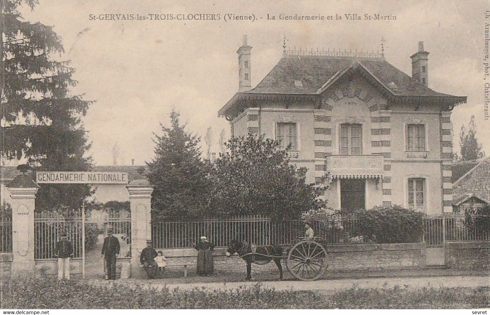 St-GERVAIS-les-TROIS-CLOCHERS. - La Gendarmerie Et La Villa St-Martin. Carte Pas Courante - Saint Gervais Les Trois Clochers