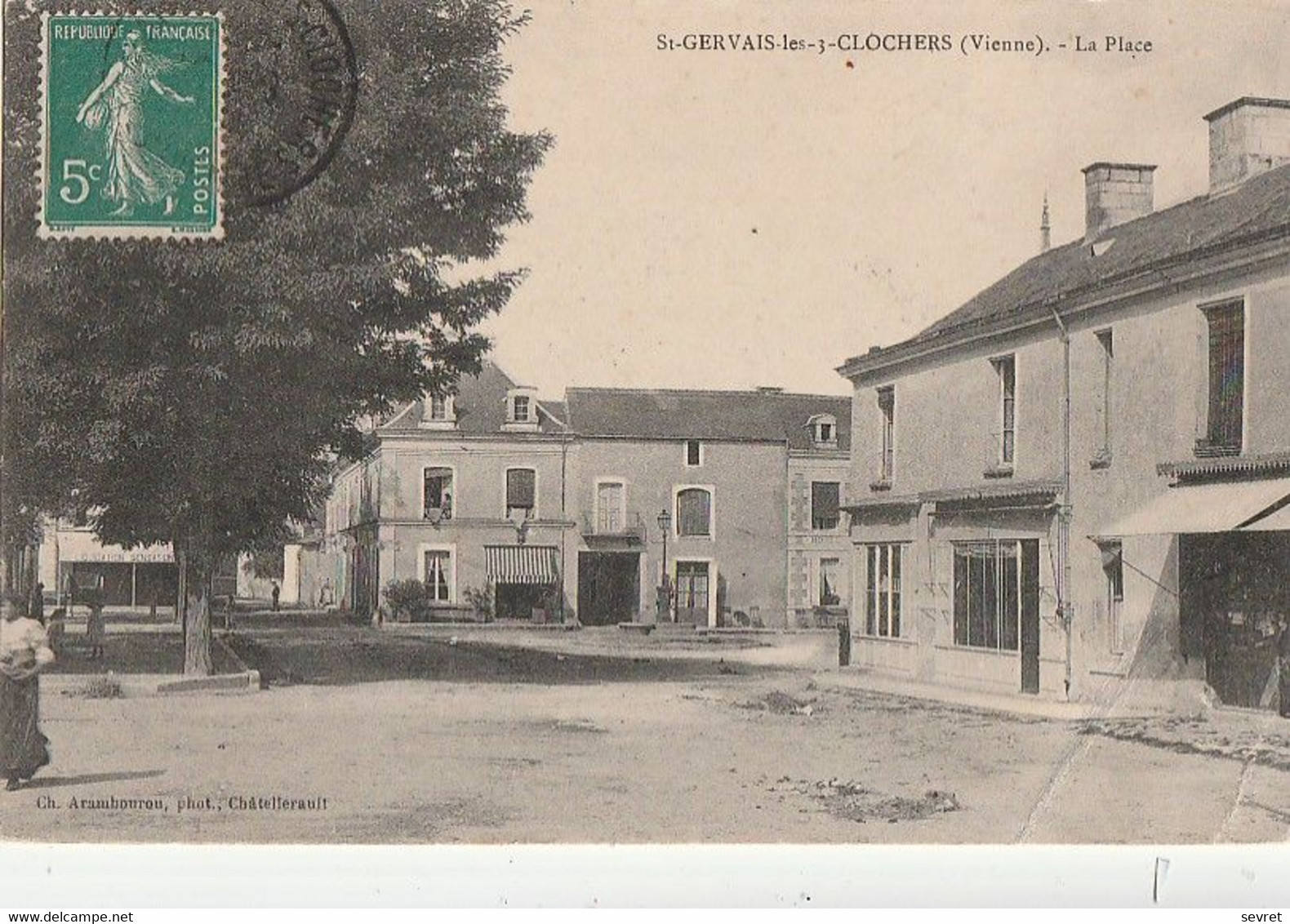 ST GERVAIS LES TROIS  CLOCHERS  -  La Place   Carte Rare - Saint Gervais Les Trois Clochers