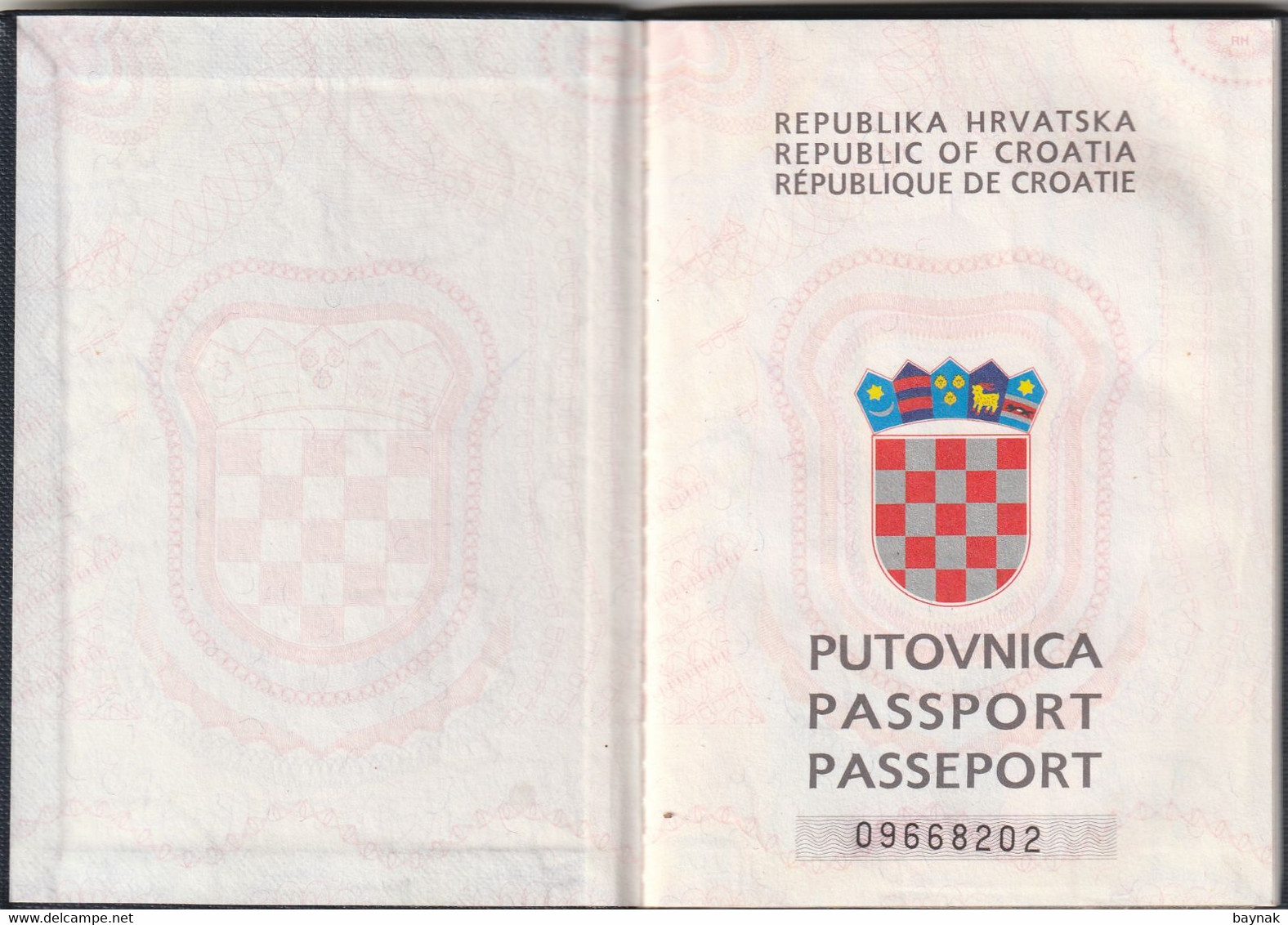 C117 --   PASSPORT  --   CROATIA  --   I. MODEL  --  1992  --  LADY PHOTO - Historical Documents