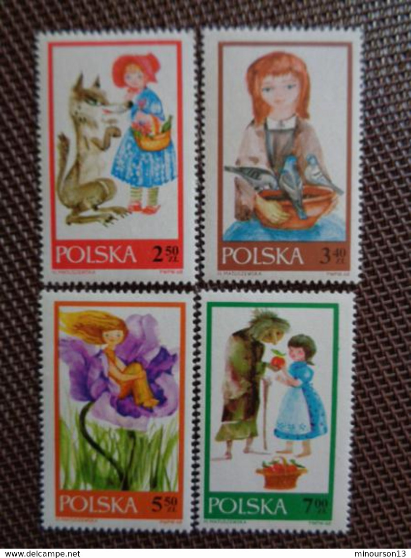 LOT DE NOMBREUX TIMBRES POLOGNES, BLOCS SERIES, POISSONS, FLEURS, MONUMENTS, FOLKLORE, ETC...... **