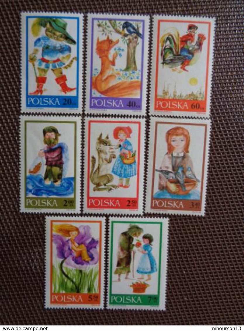 LOT DE NOMBREUX TIMBRES POLOGNES, BLOCS SERIES, POISSONS, FLEURS, MONUMENTS, FOLKLORE, ETC...... **