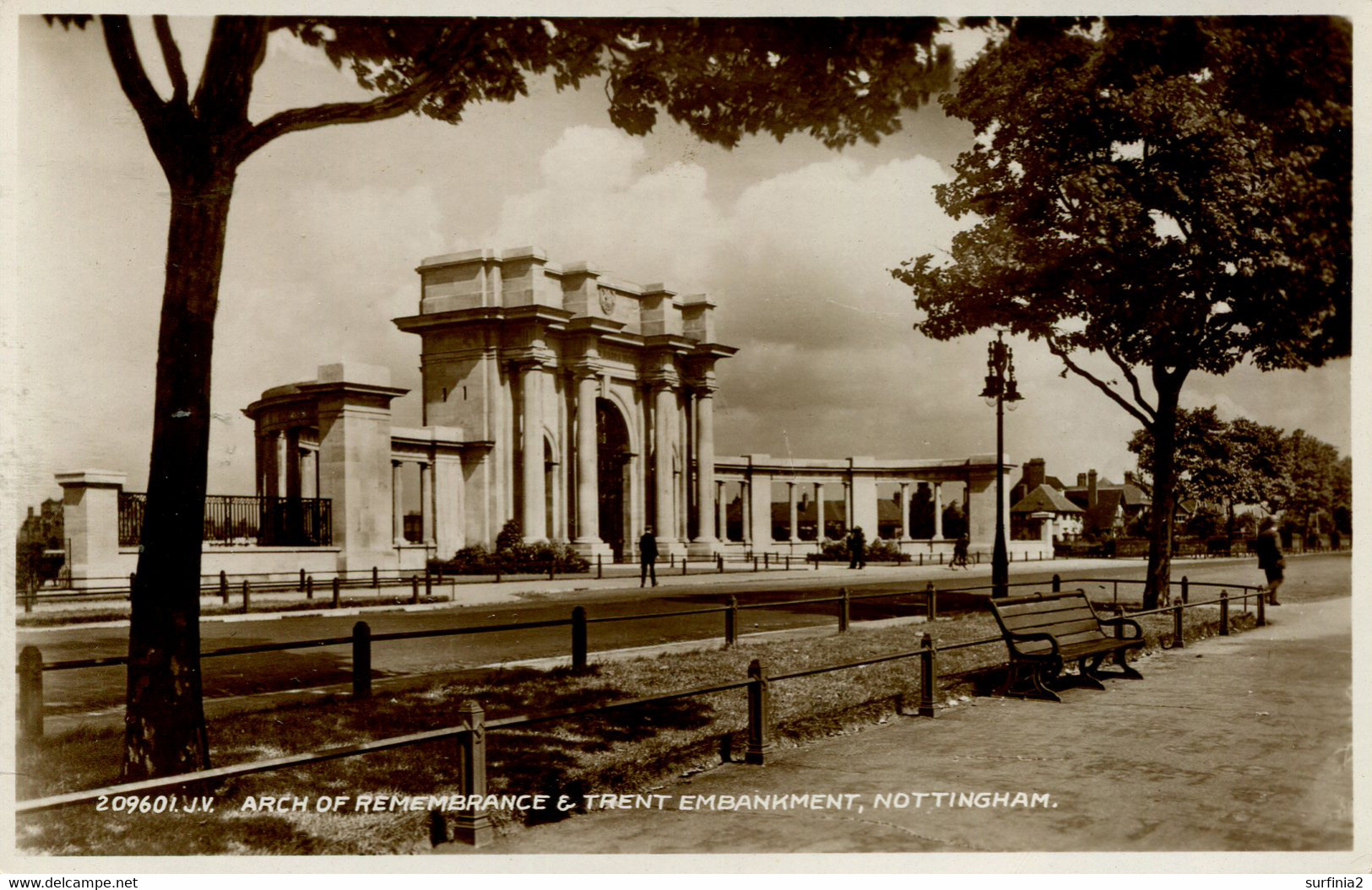 NOTTS - NOTTINGHAM - ARCH OF REMEMBRANCE AND TRENT EMBANKMENT RP Nt300 - Nottingham