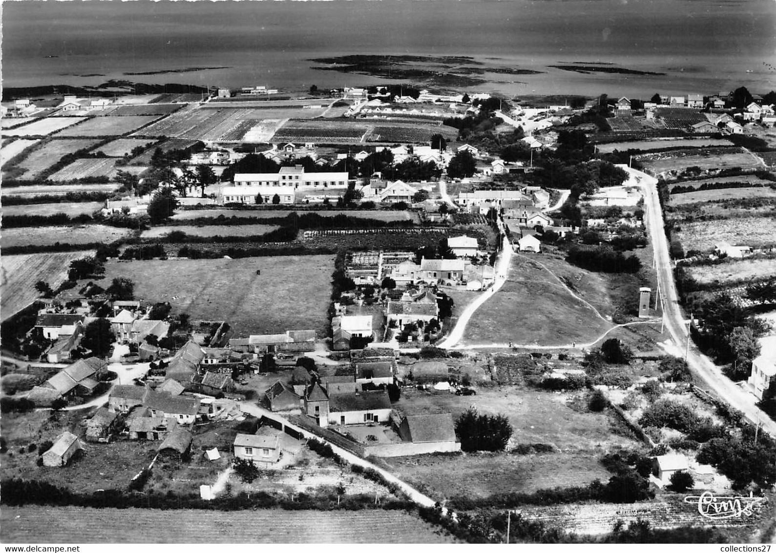 44-LA-PLAINE-SUR-MER- LE PORT GIRAUD COLONIE DE TRELAZE VUE AERIENNE - La-Plaine-sur-Mer