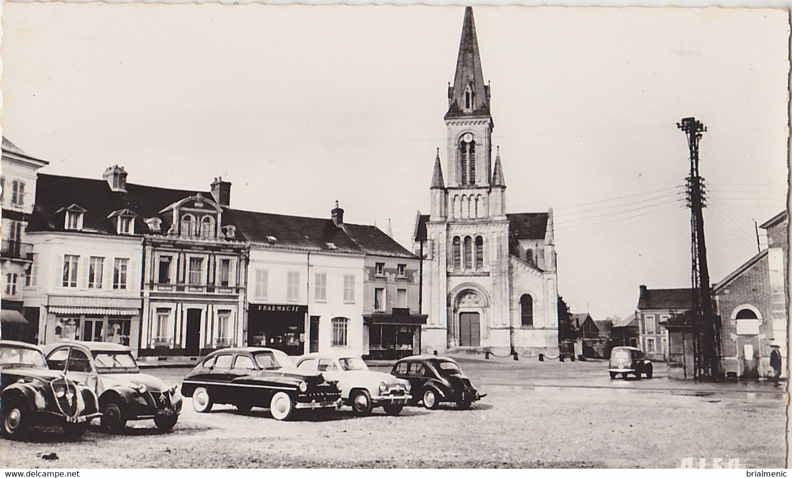 GODERVILLE  Place De L'Eglise - Goderville