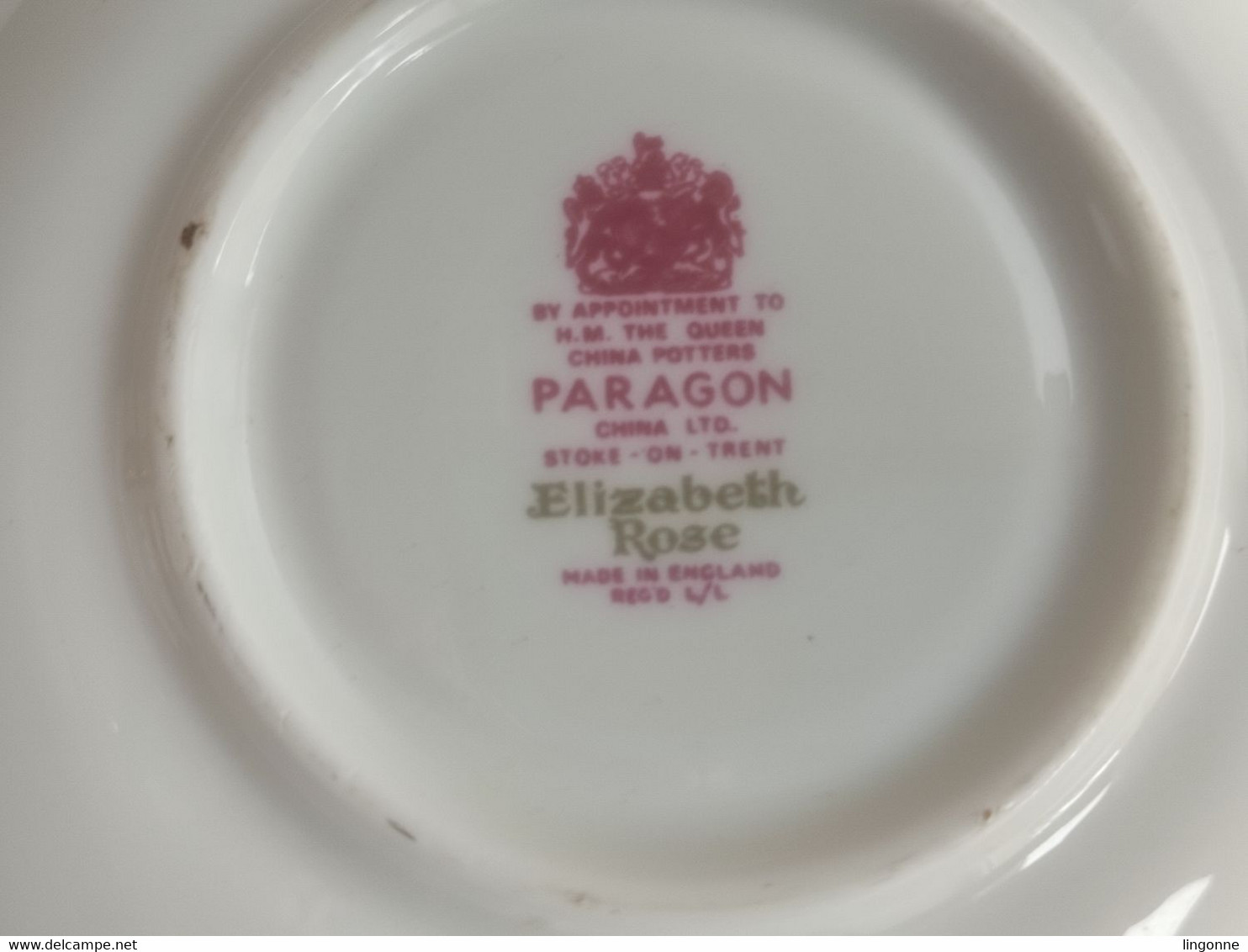 Tasse à Café et soucoupe porcelaine Paragon Fine Bone China Made in Angleterre Elizabeth Rose poids 189 Grammes
