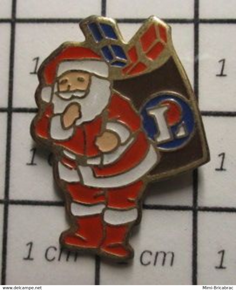 3317 Pin's Pins / Beau Et Rare / THEME : NOEL / MAGASIN LECLERC PERE NOEL ET HOTTE DE CADEAUX - Navidad