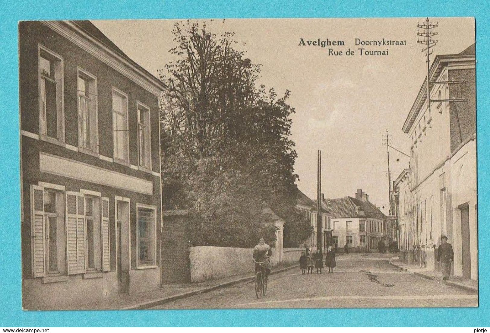 * Avelgem - Avelghem (West Vlaanderen) * (Uitgave Wwe Boels - G. Gyselynck) Doornikstraat, Rue De Tournai, Vélo, Animée - Avelgem