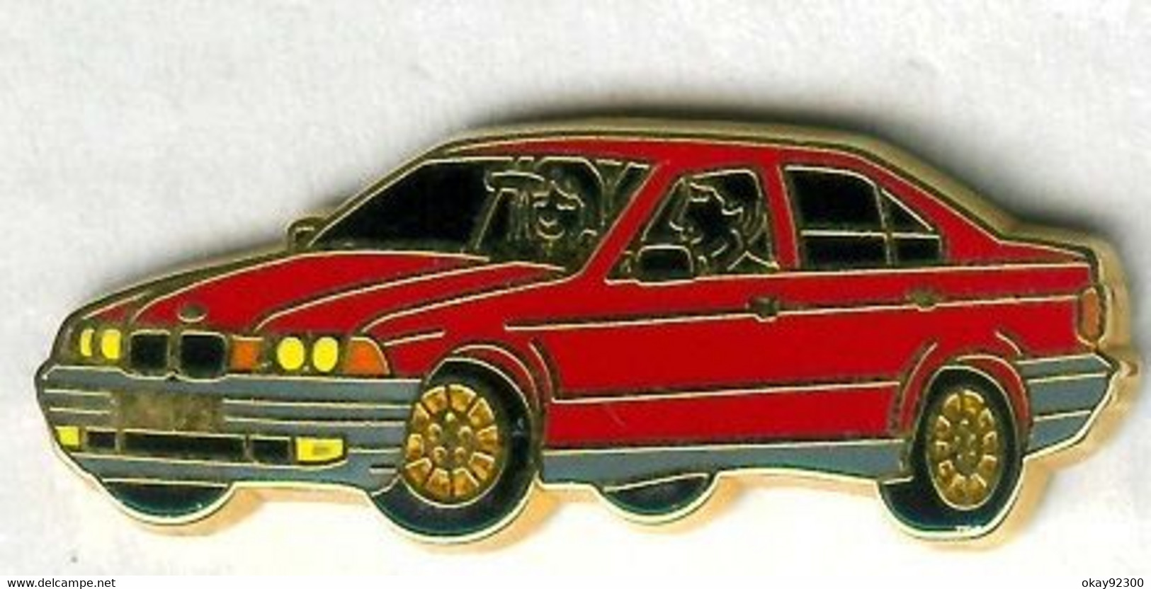 Pin's Arthus Bertrand Automobile Voiture Car BMW Rouge - BMW