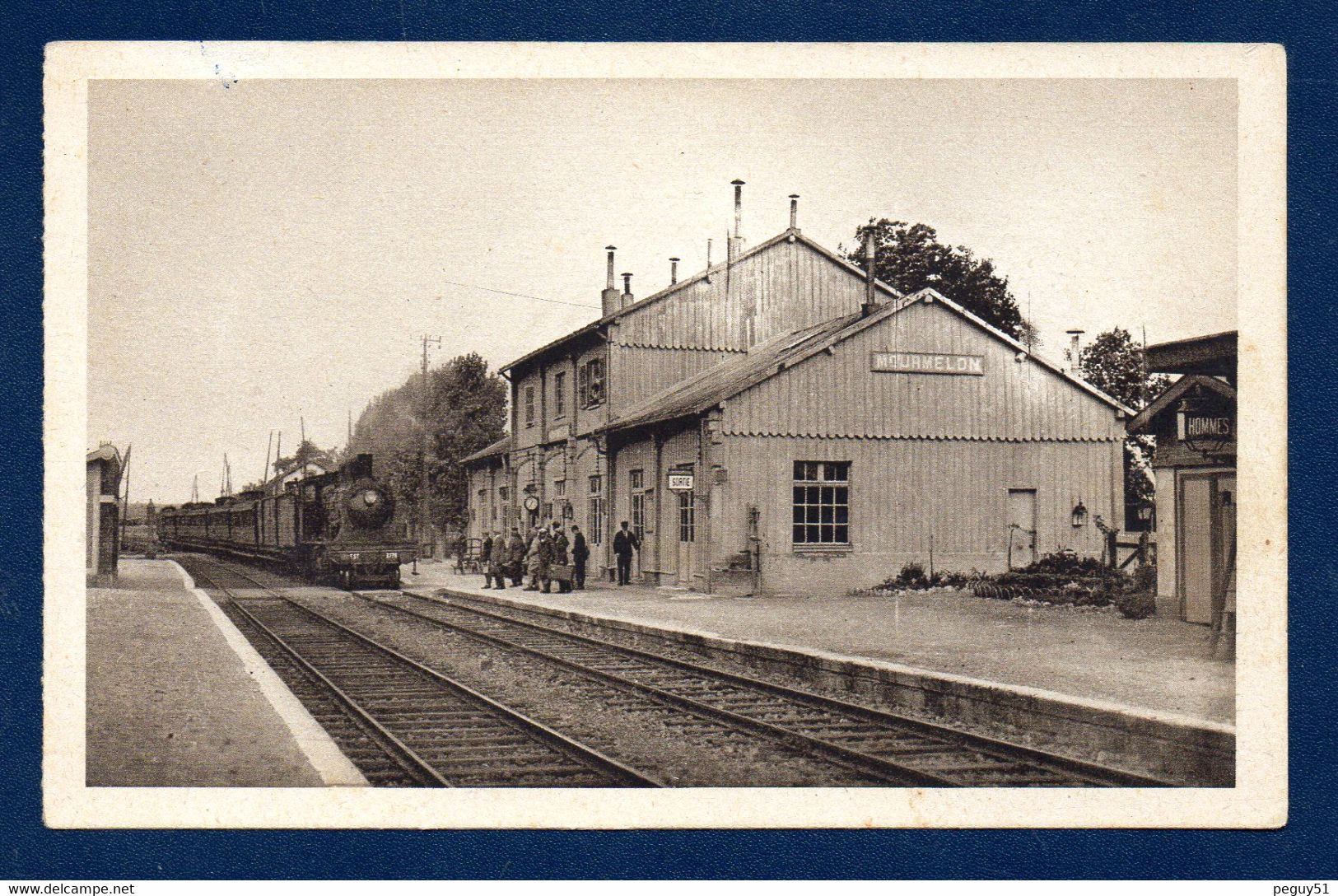 51. Mourmelon Le Petit. Gare Du Camp De Mourmelon. Arrivée Du Train. Voyageurs - Camp De Châlons - Mourmelon