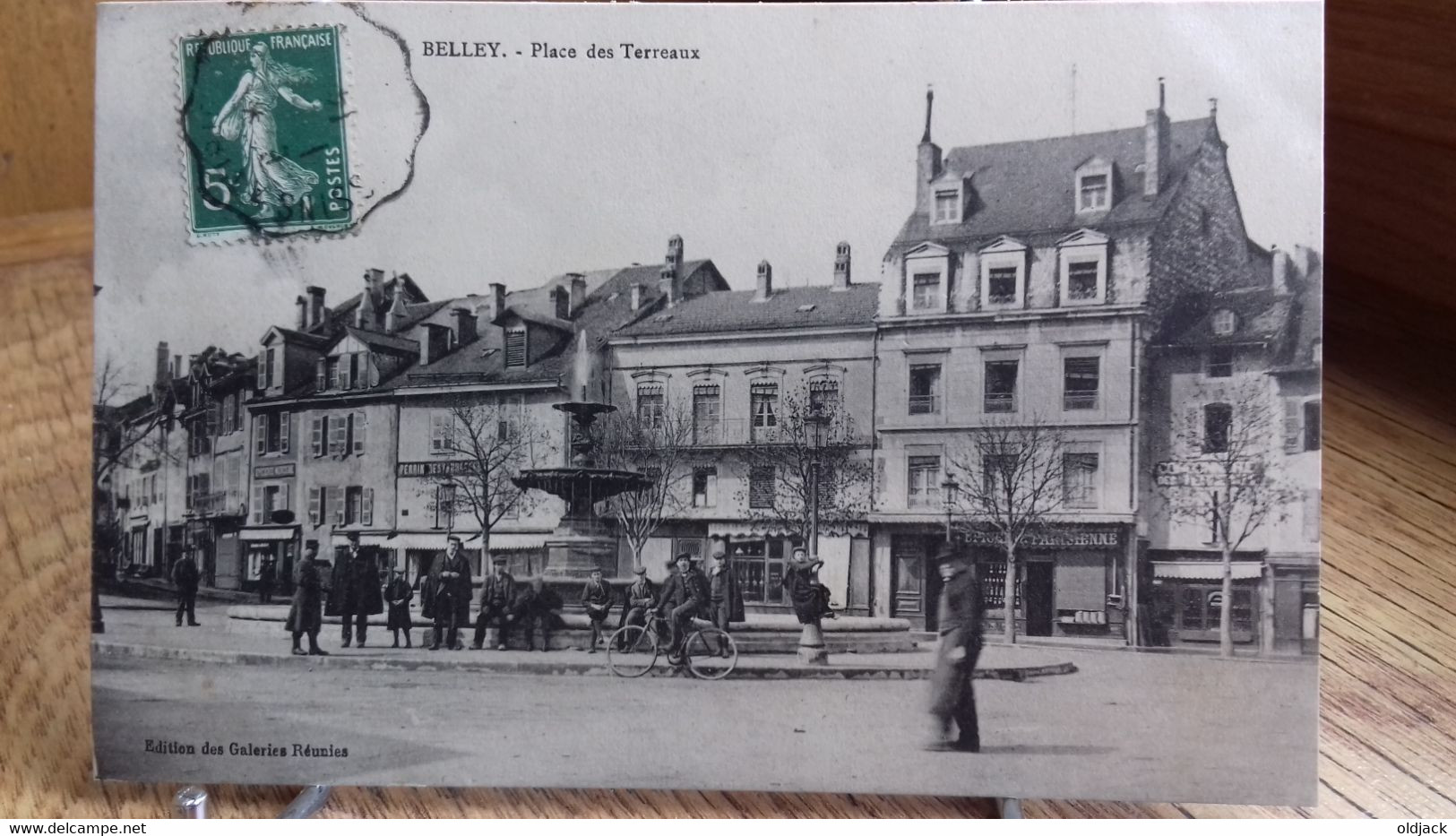 CPA   BELLEY  Place Des Terreaux  (1914) .bien Animée , Magasins....(S21-22) - Belley