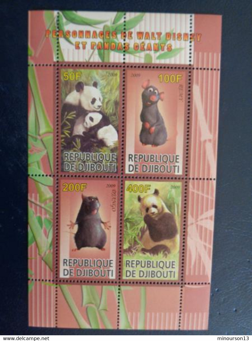 DJIBOUTI 2009 - BLOC 4 TIMBRES DENTELES - PERSONNAGES WALT DYSNEY ET PANDAS GEANTS - Djibouti (1977-...)