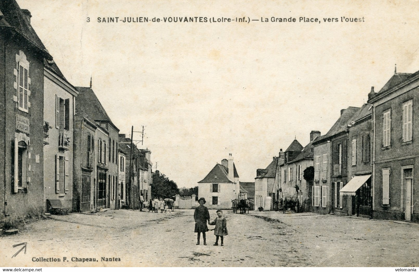 12439 Cpa 44 Saint Julien De Vouvantes - La Grande Place - Saint Julien De Vouvantes