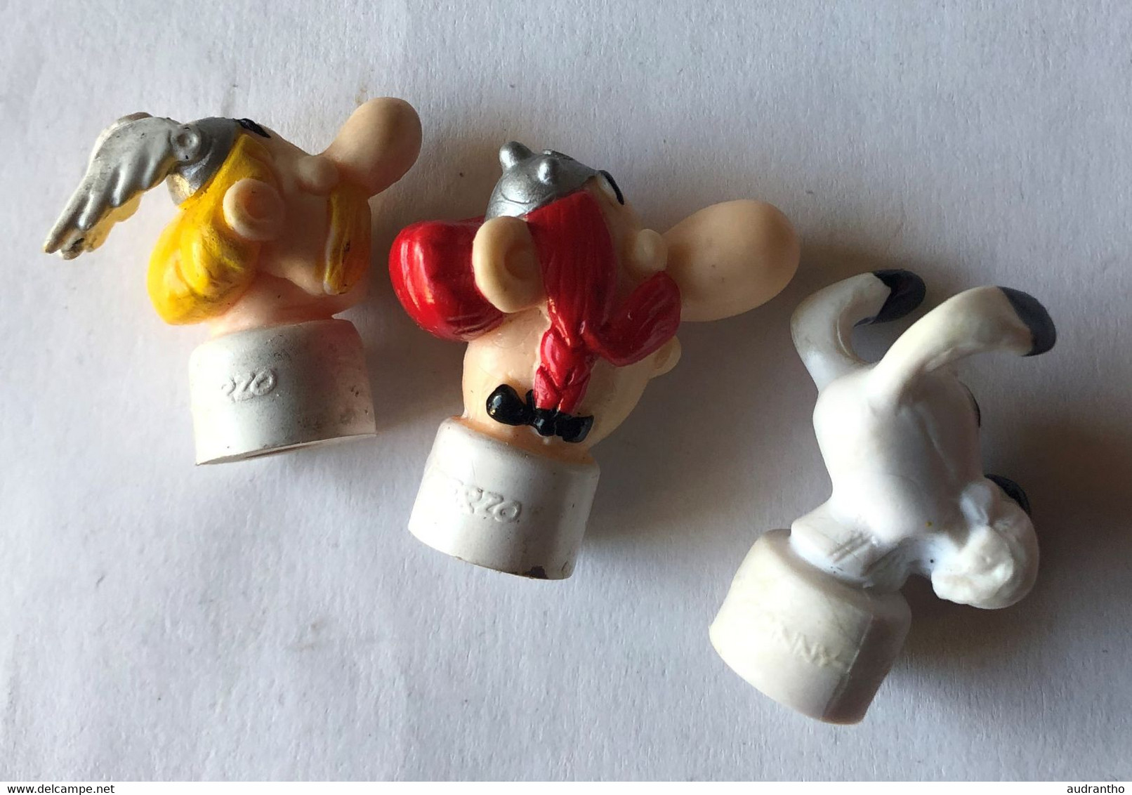 Lot De 3 Figurines Embout De Crayon ASTERIX Obelix Idefix Uderzo Goscinny Babybel 1999 - Figurines En Plastique