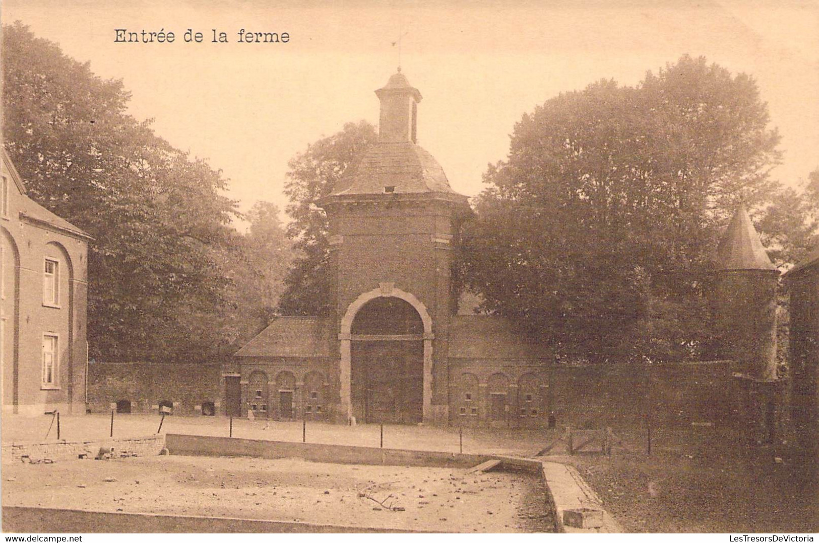 CPA Le Chateau Des Viviers - Le Roeulx - Entrée De La Ferme - Le Roeulx