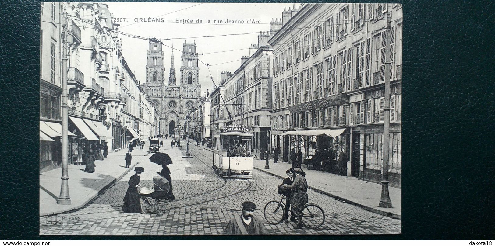 45 , Orléans , Passage Du Tramway Rue Jeanne D'arc - Orleans