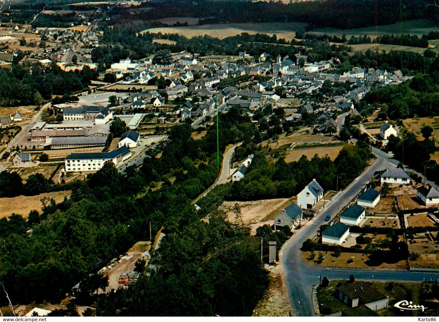 La Gacilly * Vue Aérienne Générale Du Village - La Gacilly