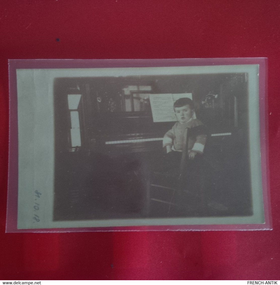 CARTE PHOTO MUSICIEN EN HERBE ENFANT ET PIANO - Music And Musicians