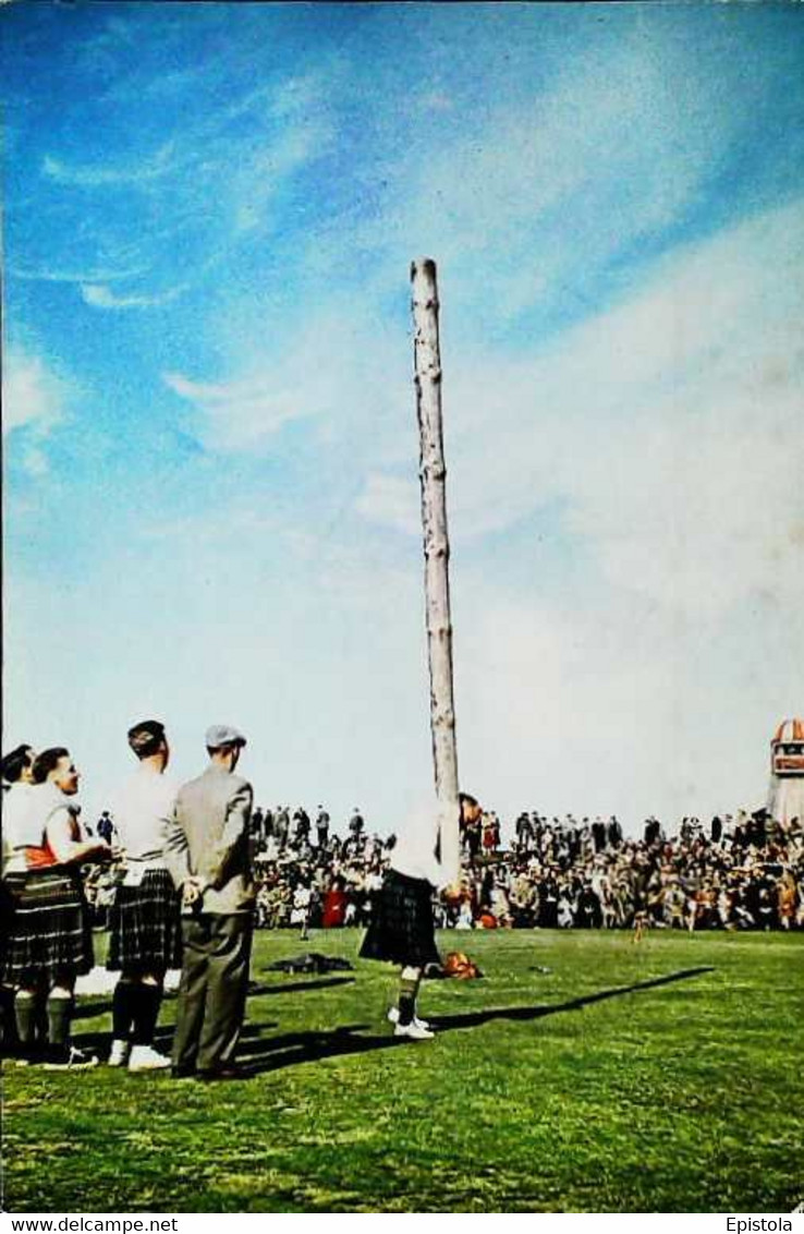 ► CPSM  Ecosse Scotland  Tossing The Caber - Regionale Spiele