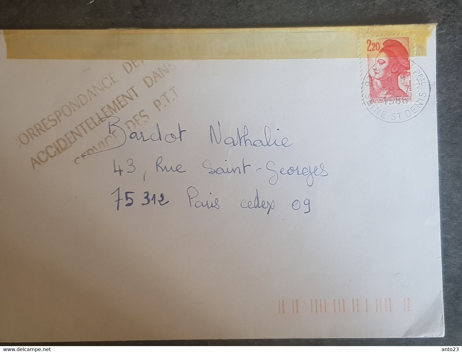 LETTRE ACCIDENTEE FRANCE 1986 CACHET DE L ACCIDENT POUR BARDOT NATHALIE A PARIS - Ramppost