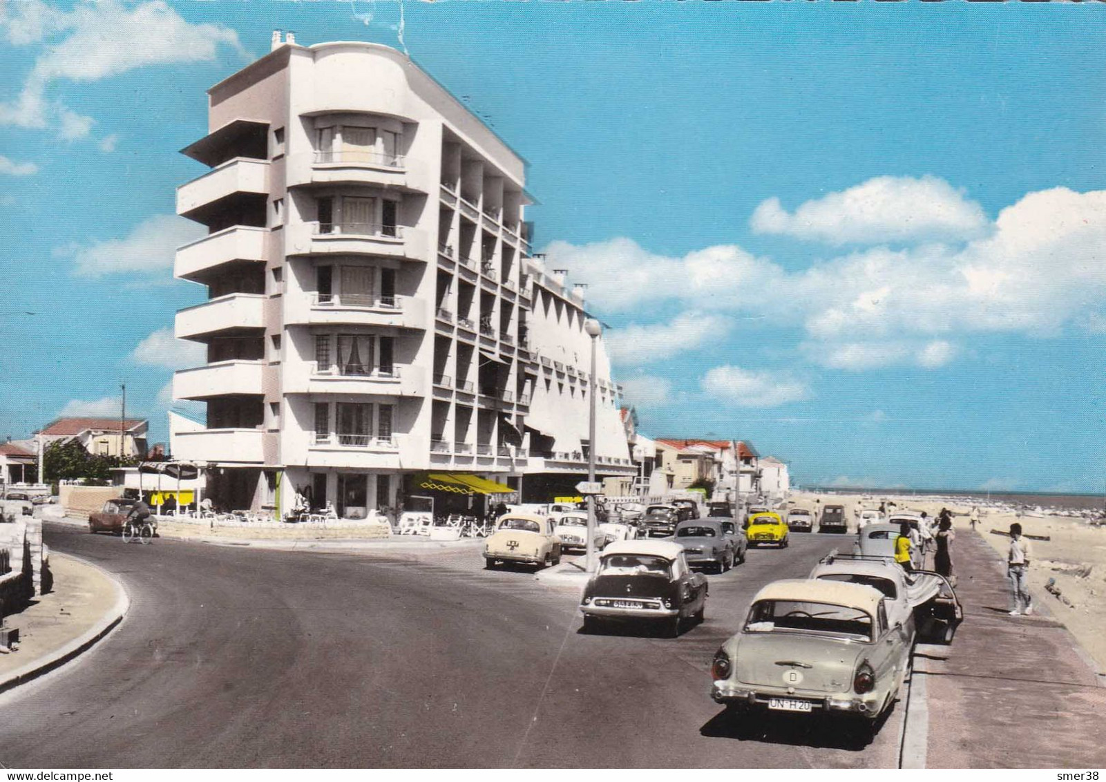 34 - Palavas Les Flots - Boulevard De Mer Et Les Nouveaux Immeubles - Palavas Les Flots