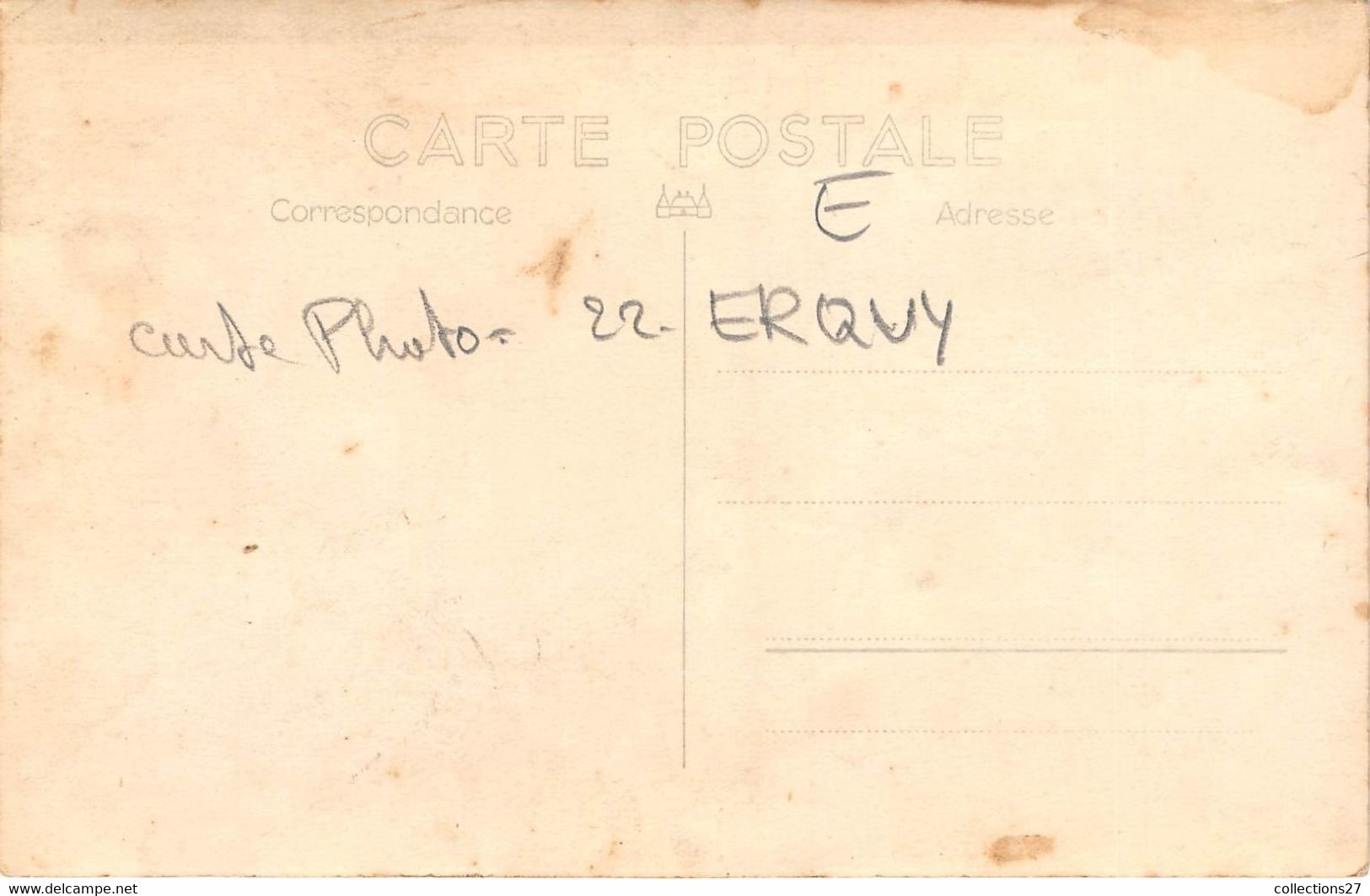 22-ERQUY- CARTE-PHOTO- DEVANT LE PHARE - Erquy