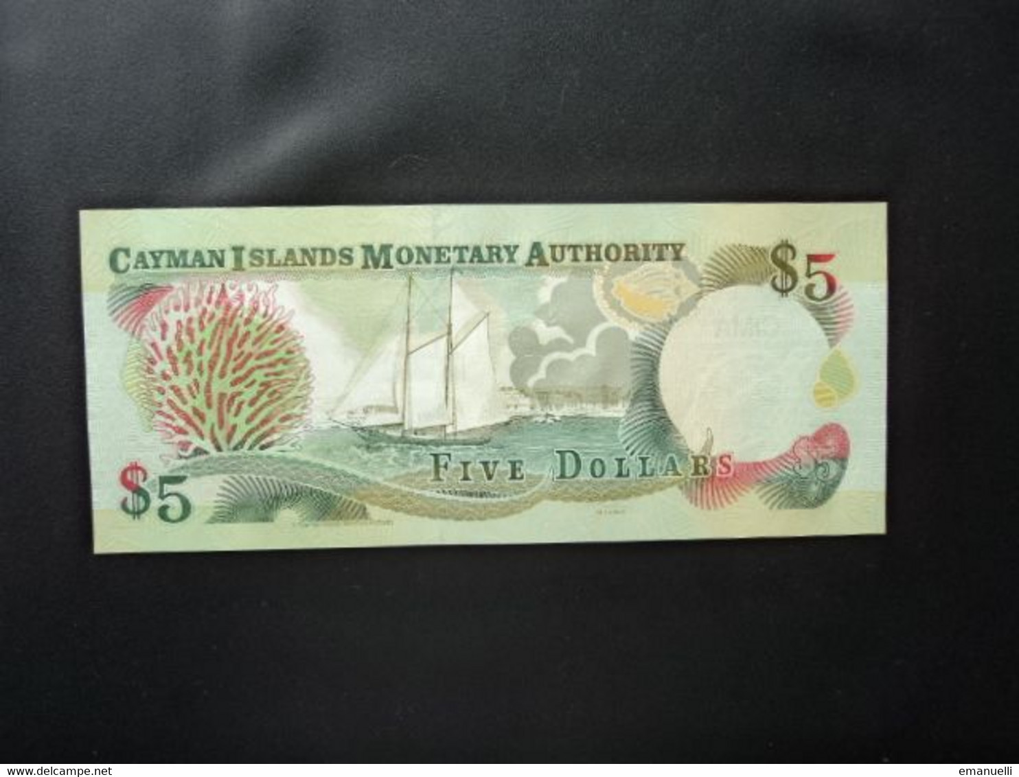 ÎLES CAÏMANS : 5 DOLLARS   2001    P 27a    Presque NEUF * - Isole Caiman