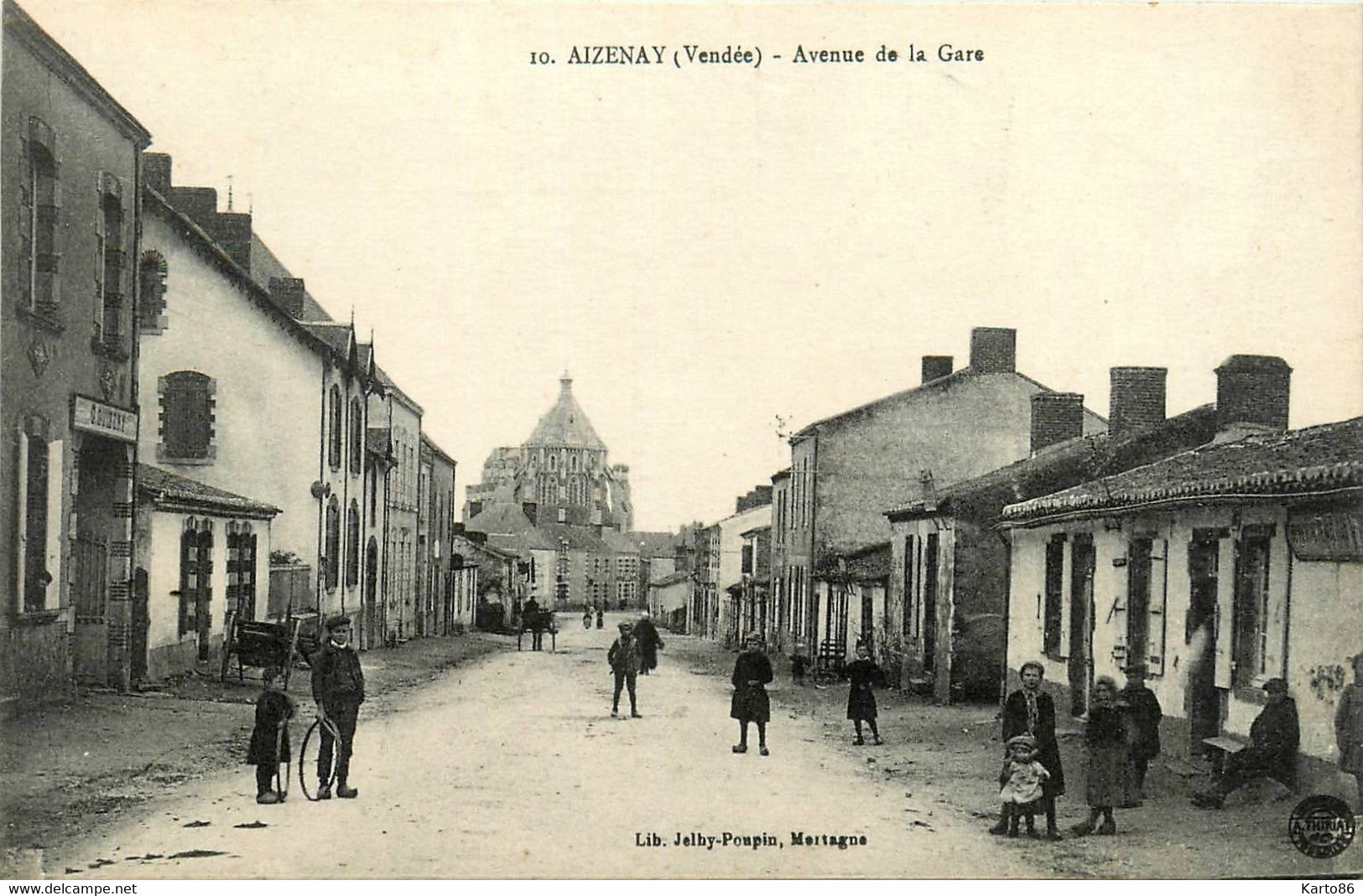 Aizenay * Avenue De La Gare * Villageois - Aizenay