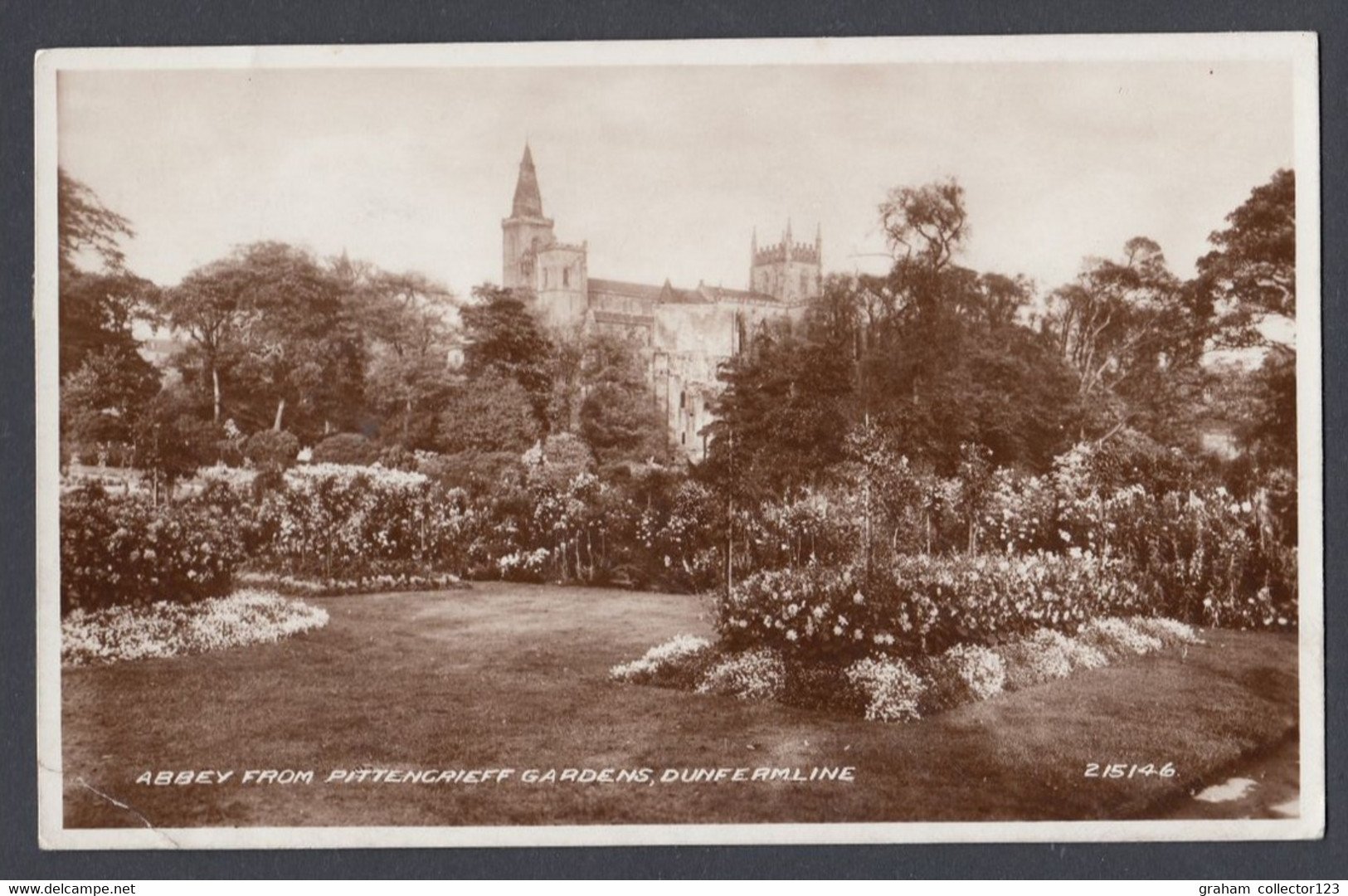 Vintage Postcard Postale Carte Postkarte Dunfermline Fife Scotland Abbey From Pittencrieff Gardens - Fife