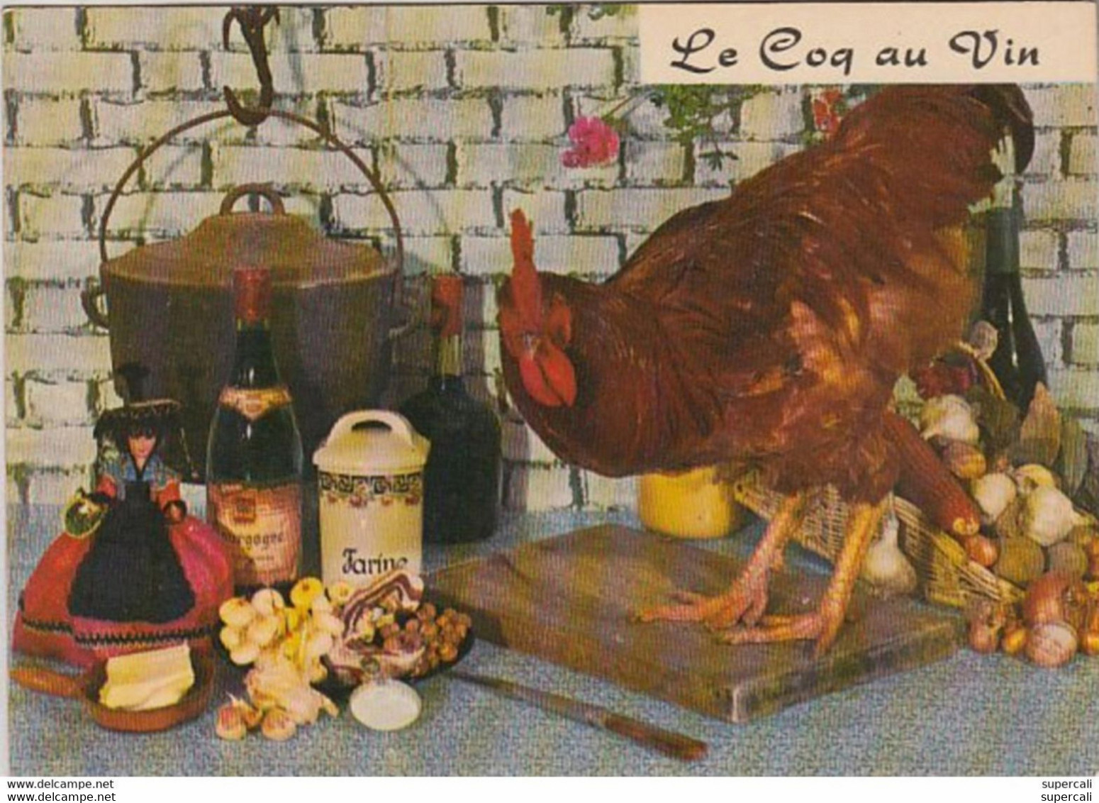 RT27.906   RECETTE  DU COQ  AU VIN..CHAUDRON  .COQ.FARINE. VIN DE BORGOGNE.PLANCHE A DECOUPER - Recettes (cuisine)