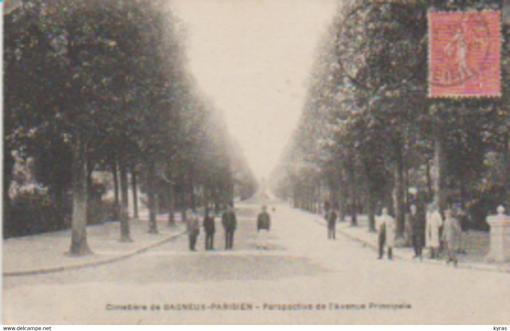 (92) Cimetière De BAGNEUX-PARISIEN . Perspective De L'Avenue Principale - Bagneux