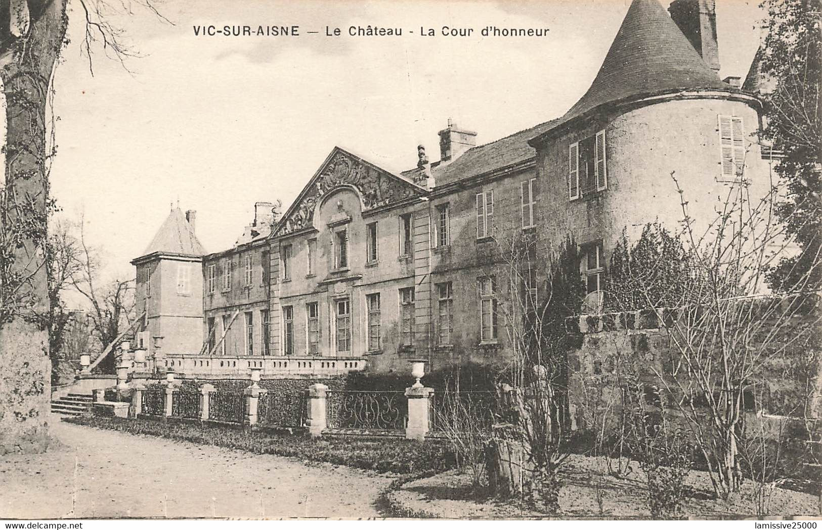 Aisne Vic Sur Aisne  Le Chateau La Cour D'honneur - Vic Sur Aisne