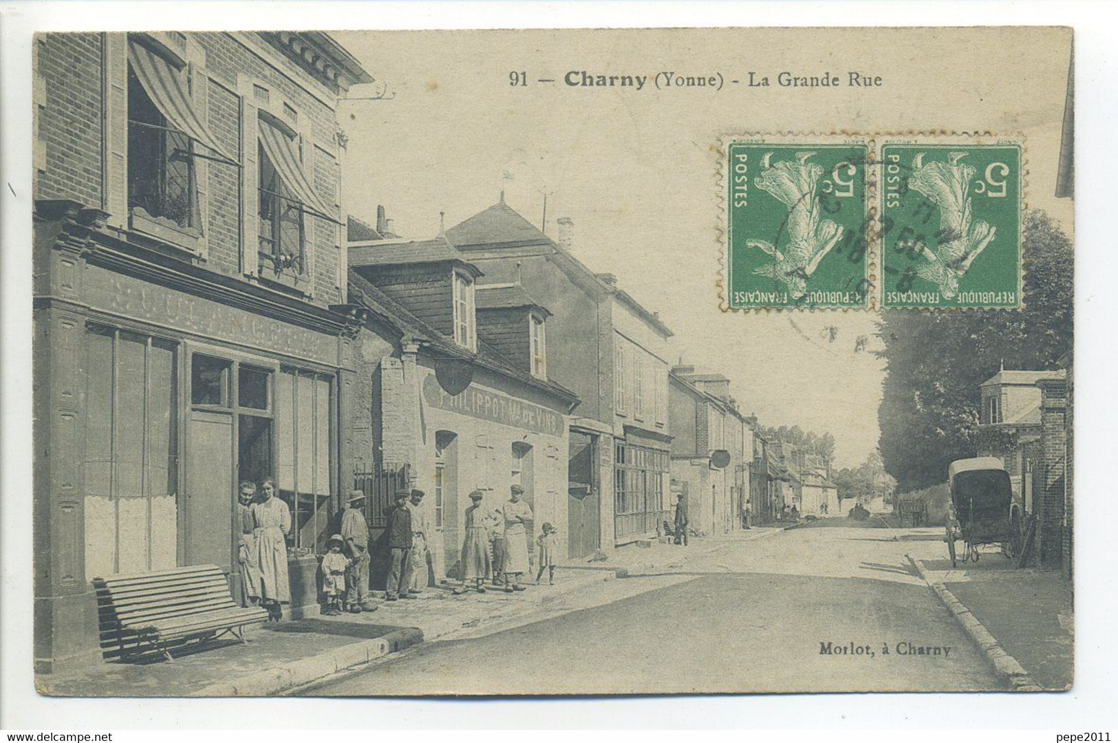 CPA 89 Yonne CHARNY - La Grande Rue - Animation Commerces Boulangerie, Vins,... Peu Commune  - Ed. Morlot - Charny