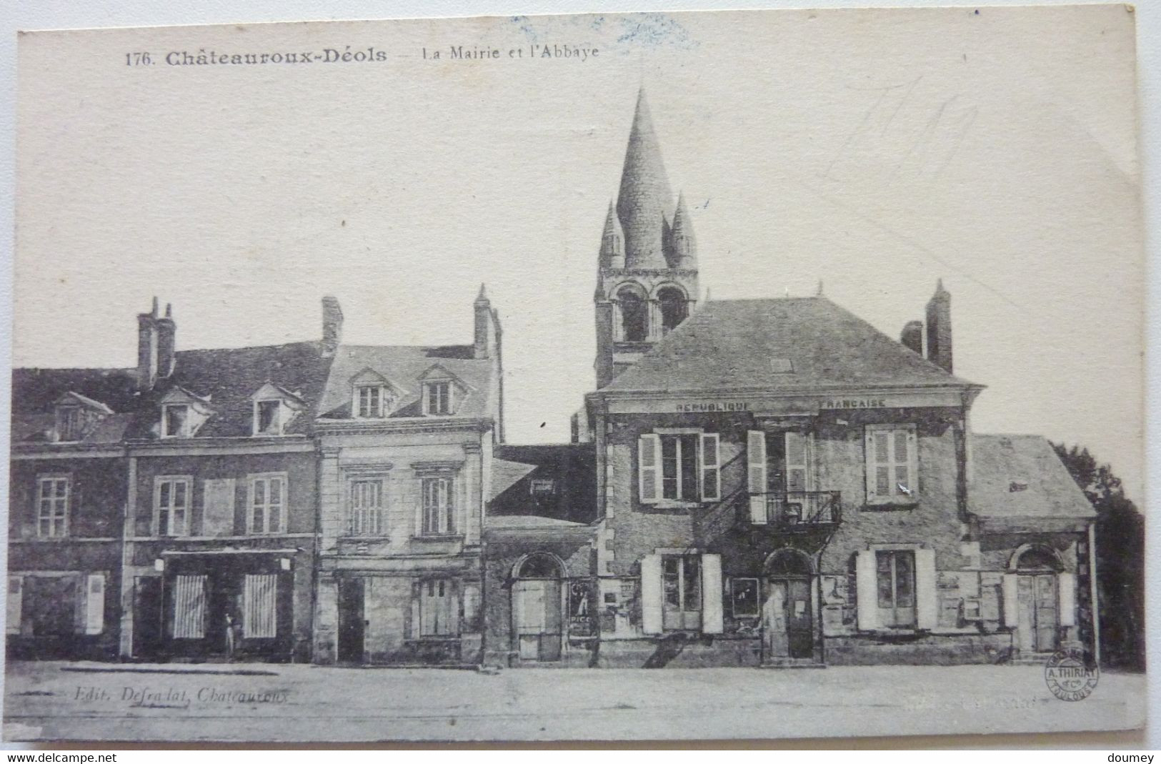 LA MAIRIE ET L'ABBAYE - CHATEAUROUX-DÉOLS - Chateauroux