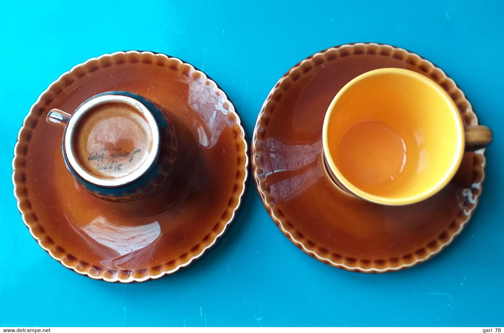 2 Tasses Et Sous Tasses DIGOIN SARREGUEMINES Marron Et Jaune - Digoin (FRA)