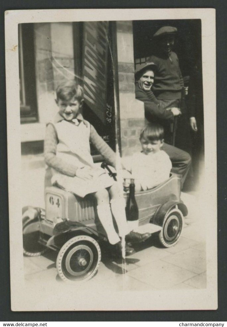 Photo Originale 6 X 8,5 Cm - Voiture à Pédales - Enfants - Voir Scan - Automobiles