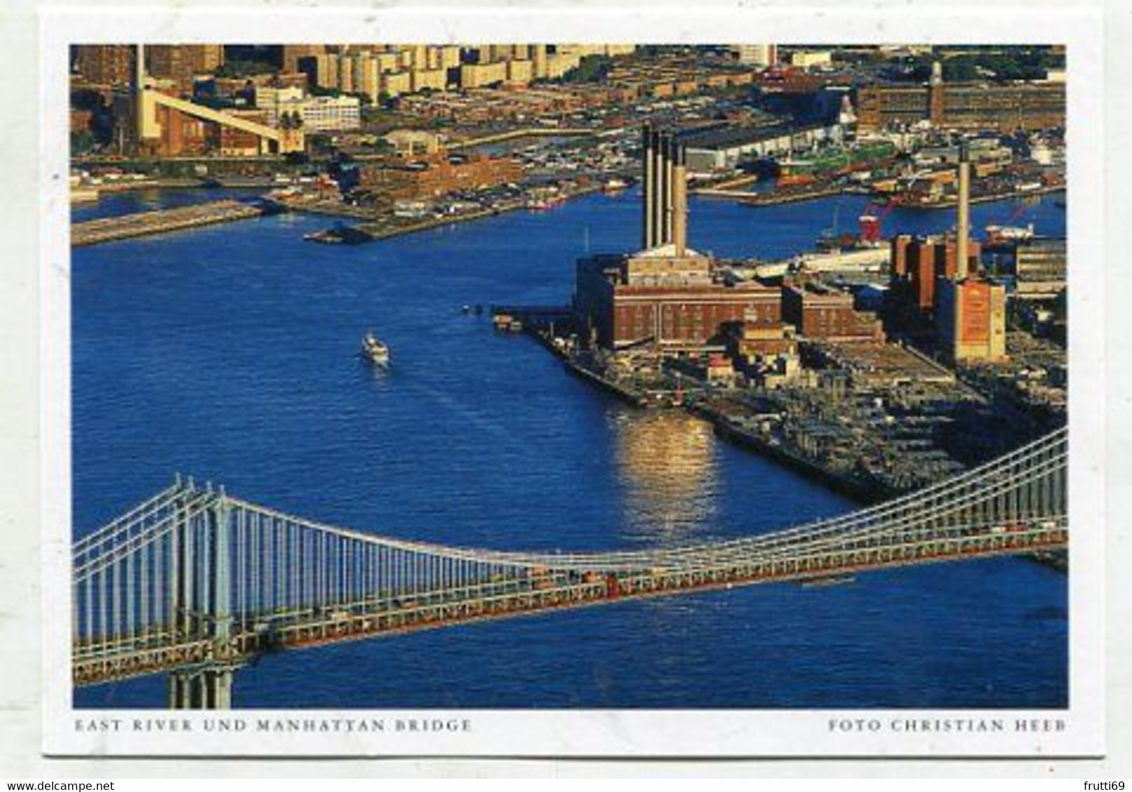 AK 057463 USA - New York City - East River And Manhattan Bridge - Brücken Und Tunnel