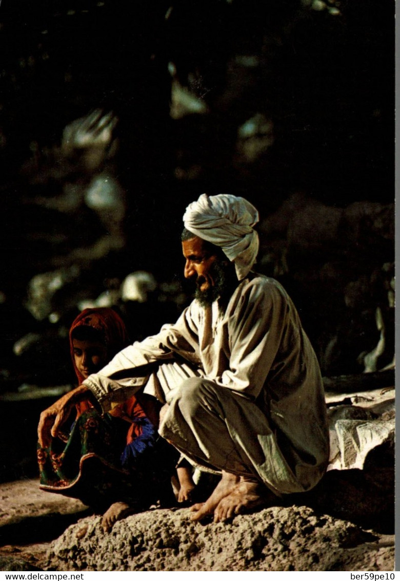 SULTANATE OF OMAN VILLAGER AND HIS DAUGHTER - Oman