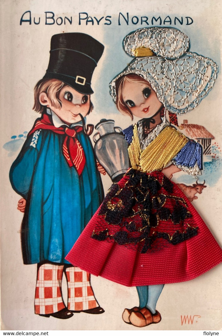CP Brodée - A Système - Au Bon Pays Normand - Enfants En Coiffe Et Tenue - Poupée Doll - Embroidered
