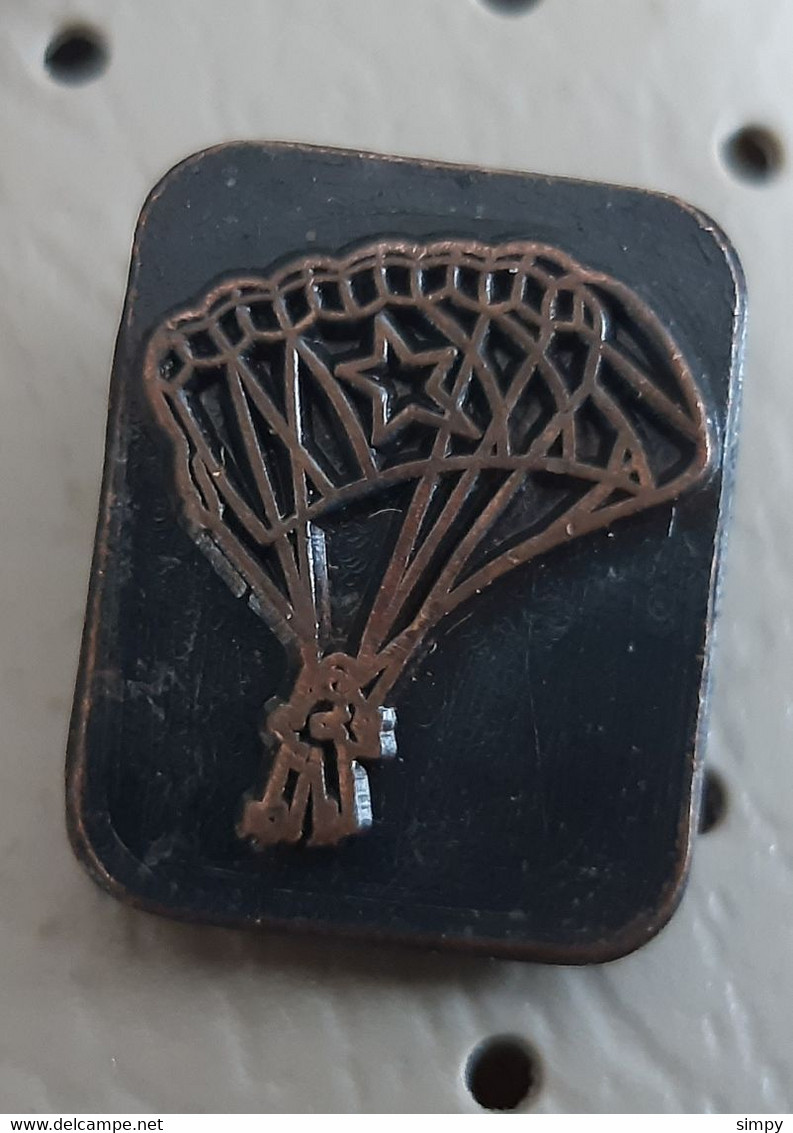 Parachuting Yugoslavia Pin Badge - Paracaidismo