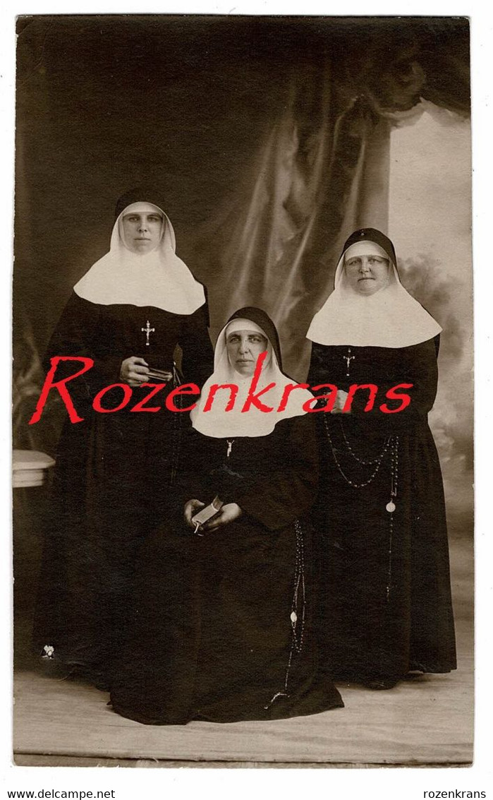 Oude Foto Old Photo Ancienne Sister Nun NON KLOOSTERLINGE ZUSTER SOEUR RELIGIEUSE - Churches & Convents