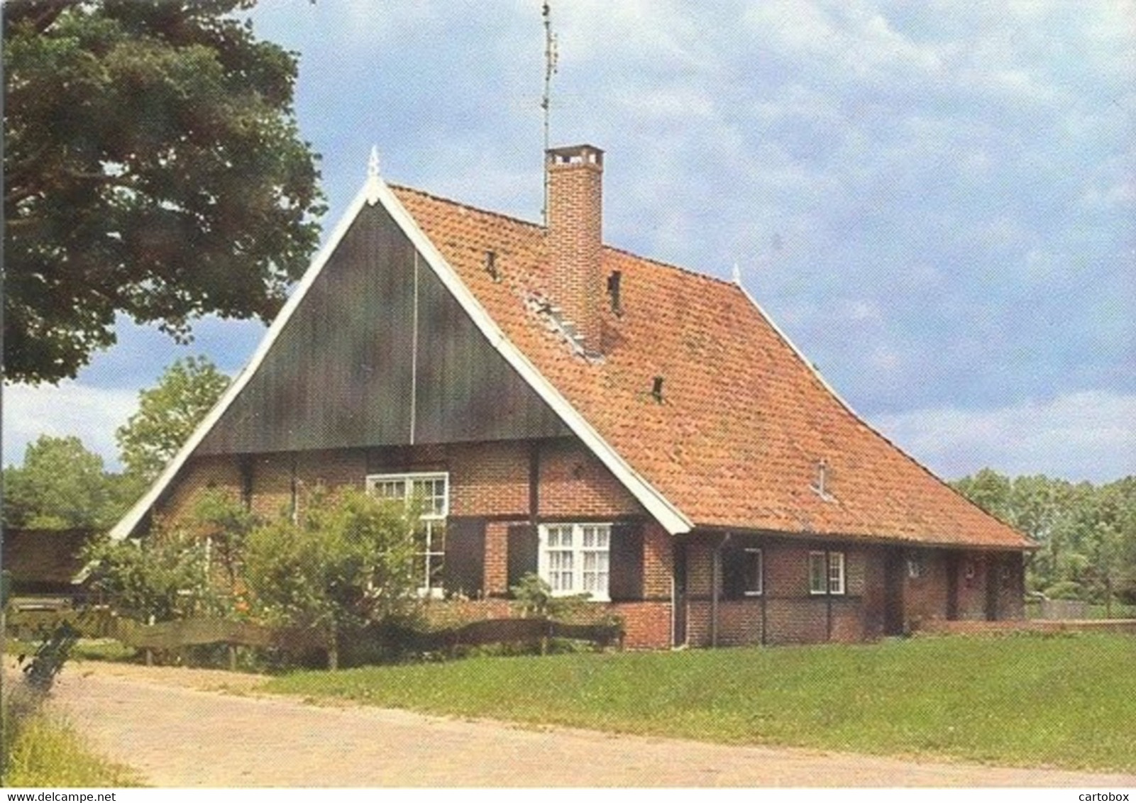 Aalten, Boerderij Eskes (met Stempel Filatelieloket) (Een Raster Op De Kaart Is Veroorzaakt Door Het Scannen) - Aalten