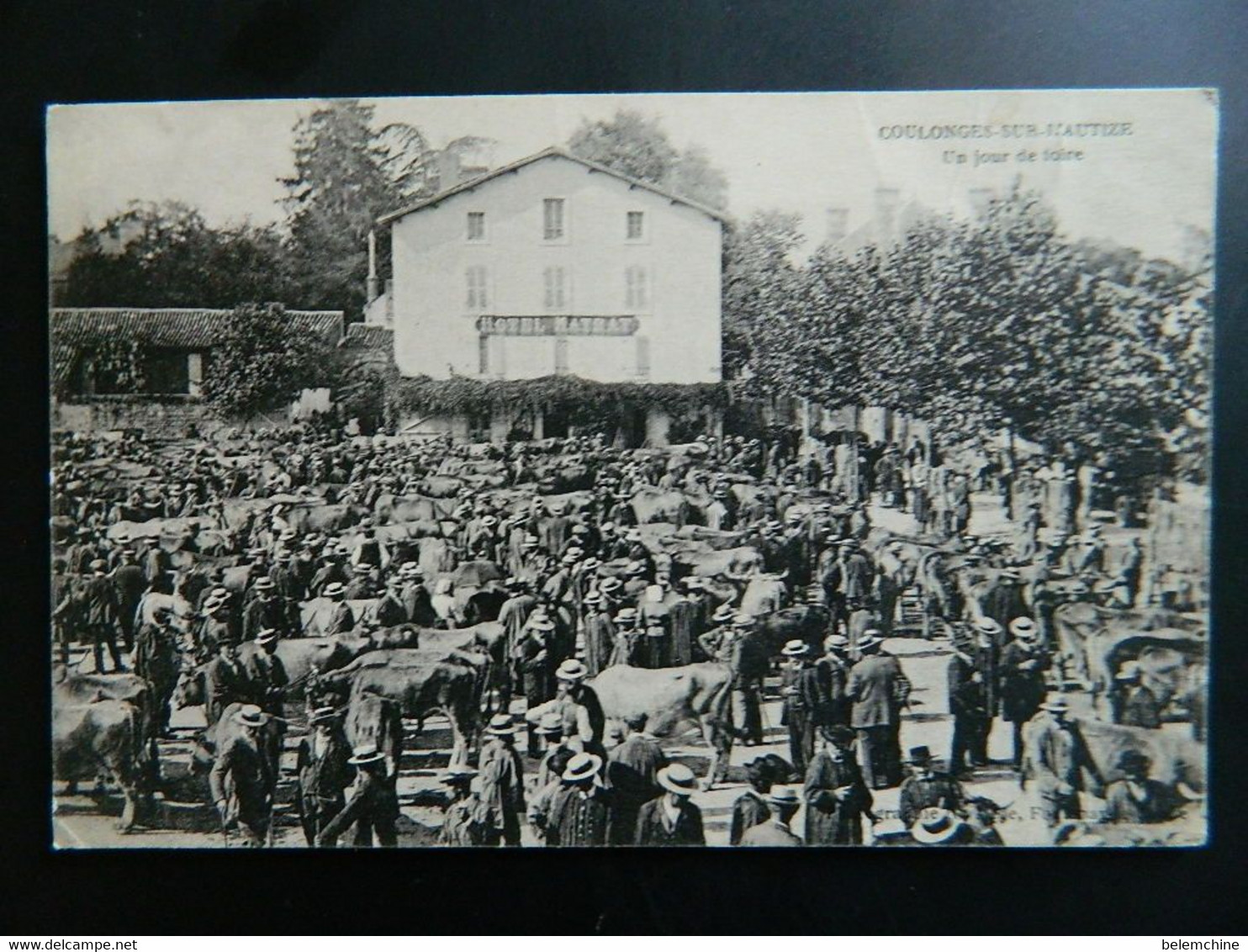 COULONGES SUR L'AUTIZE                                  UN JOUR DE FOIRE - Coulonges-sur-l'Autize