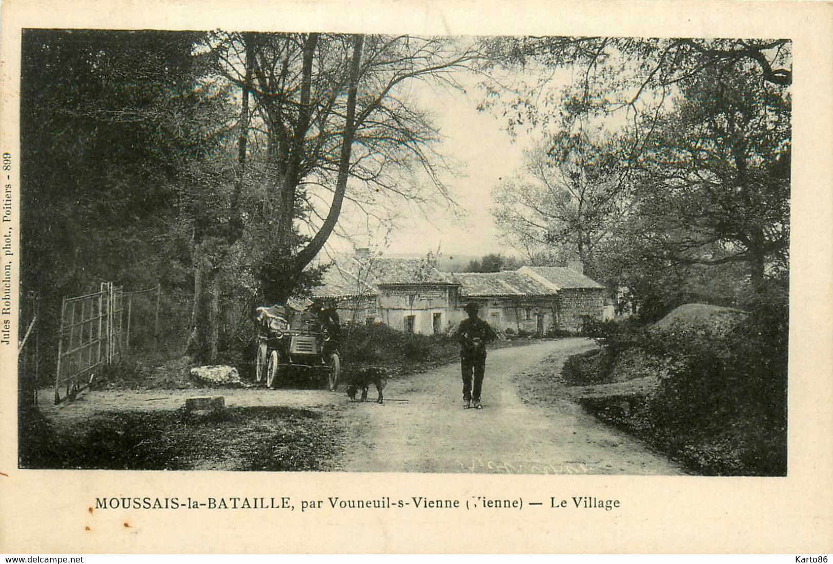 Vouneuil Sur Vienne * Village Hameau Faubourg Moussais La Bataille * Rue Et Automobile Voiture Ancienne - Vouneuil Sur Vienne