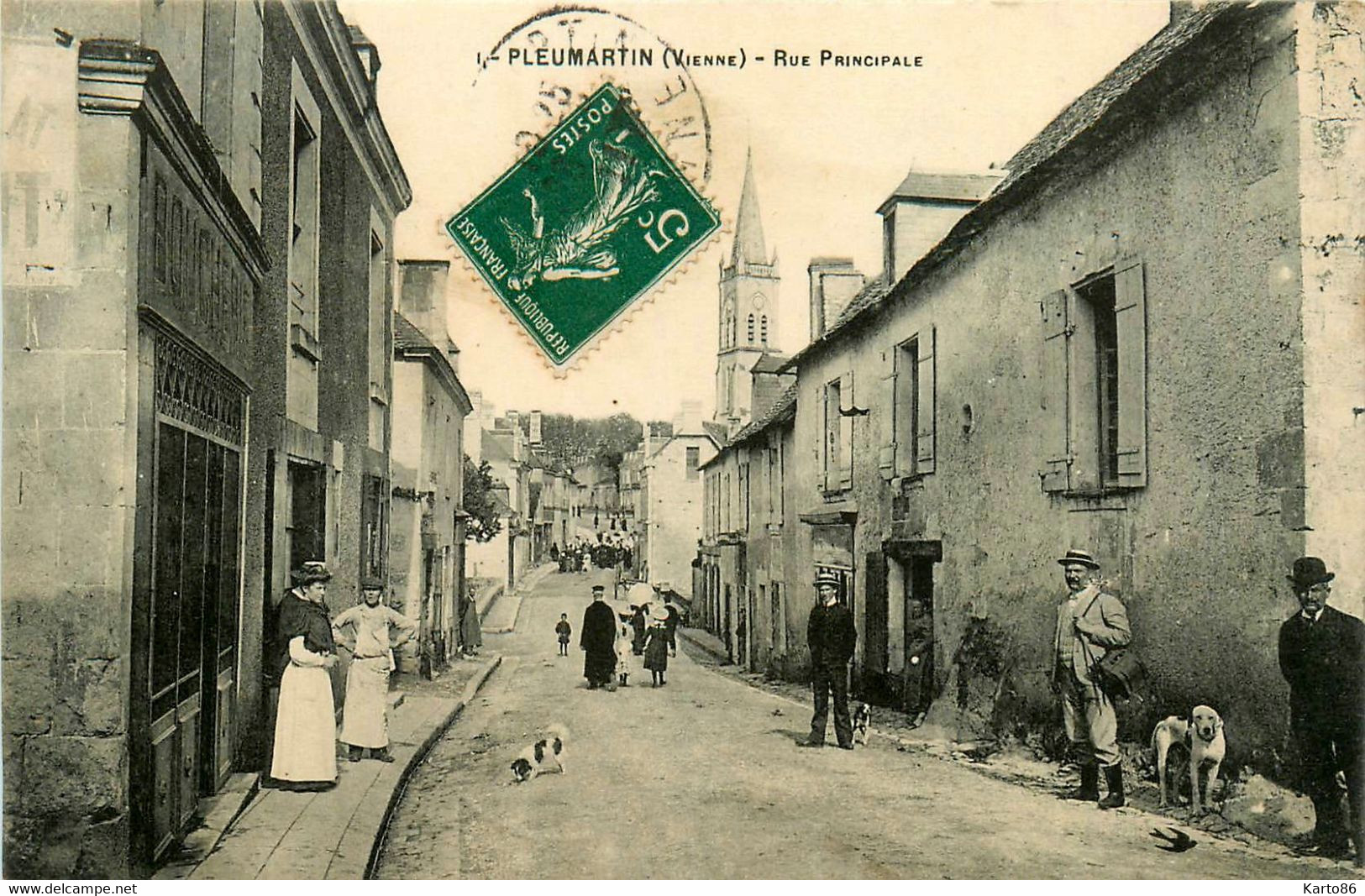 Pleumartin * La Rue Principale Du Village * Boucherie * Villageois - Pleumartin