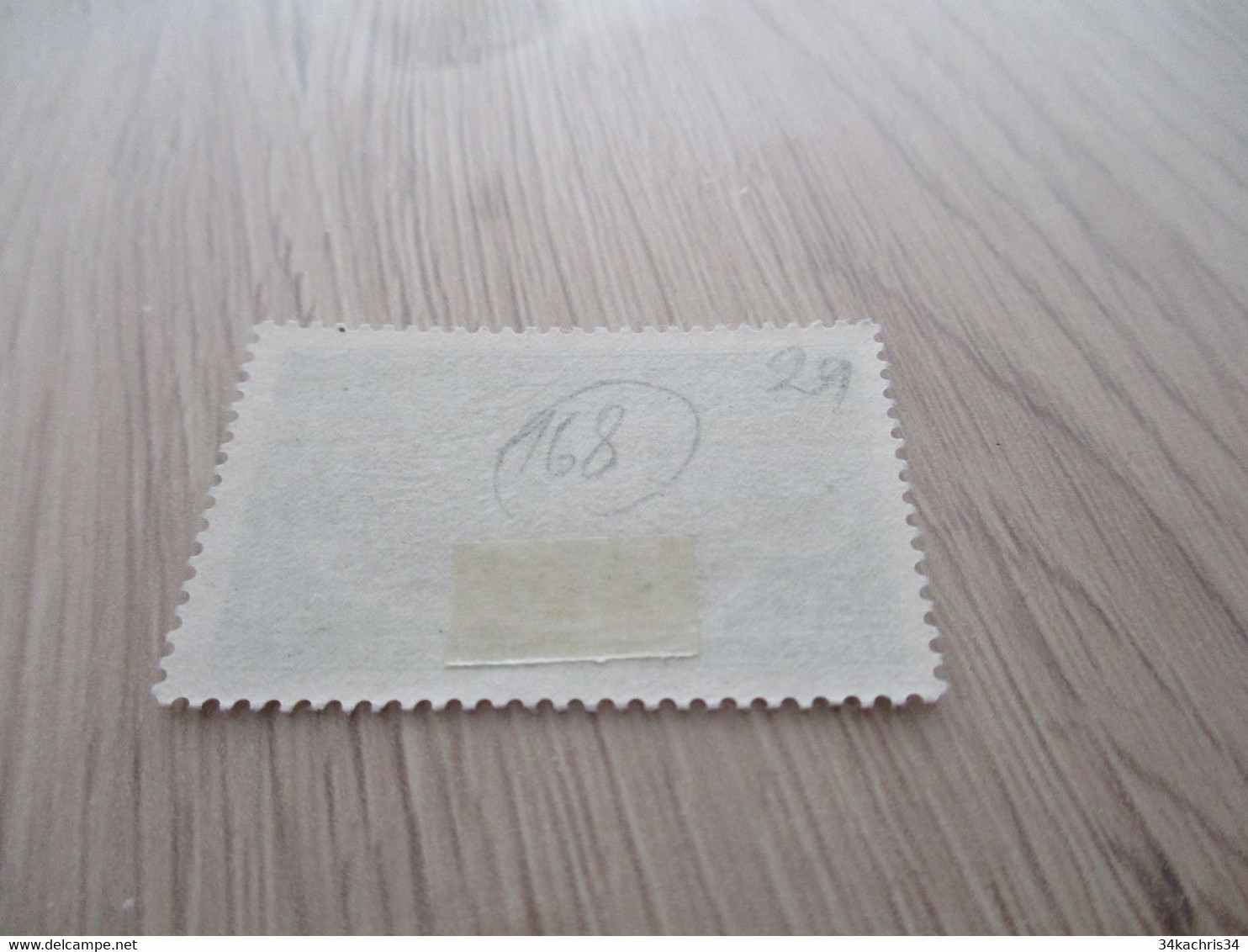 TAAF Terres Australes N°29  Charnière Mais écriture Crayon Au Dos - Unused Stamps