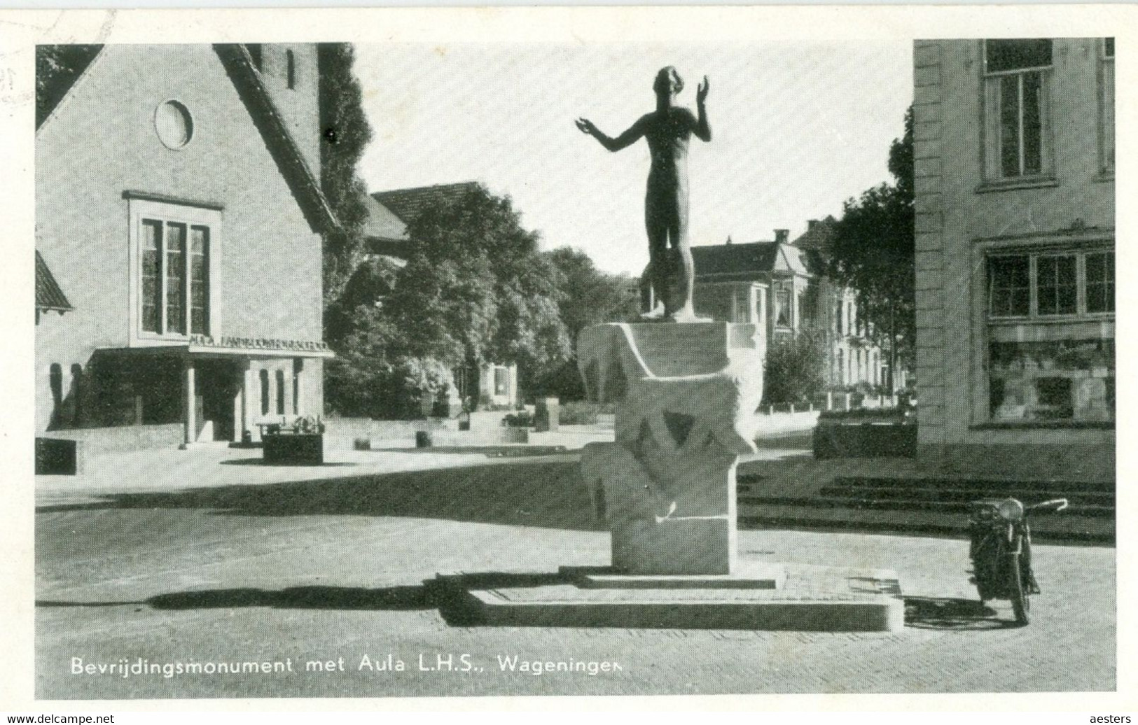 Wageningen; Bevrijdingsmonument (met Motor) - Gelopen. (Kantoorboekhandel Modern - Wageningen) - Wageningen