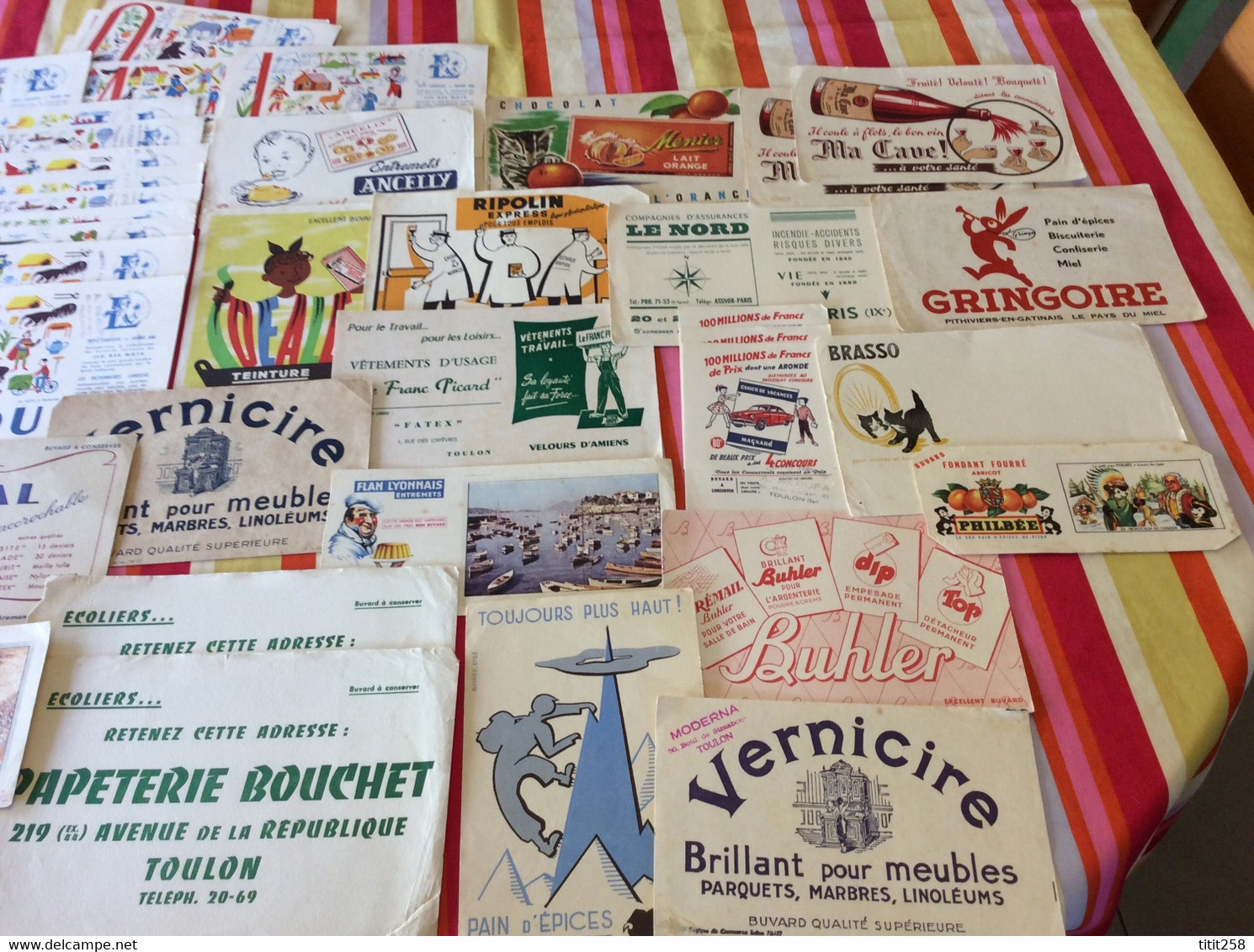 Gros Lot De 76 Buvards Divers . Toulon 83 Var . - Collections, Lots & Séries