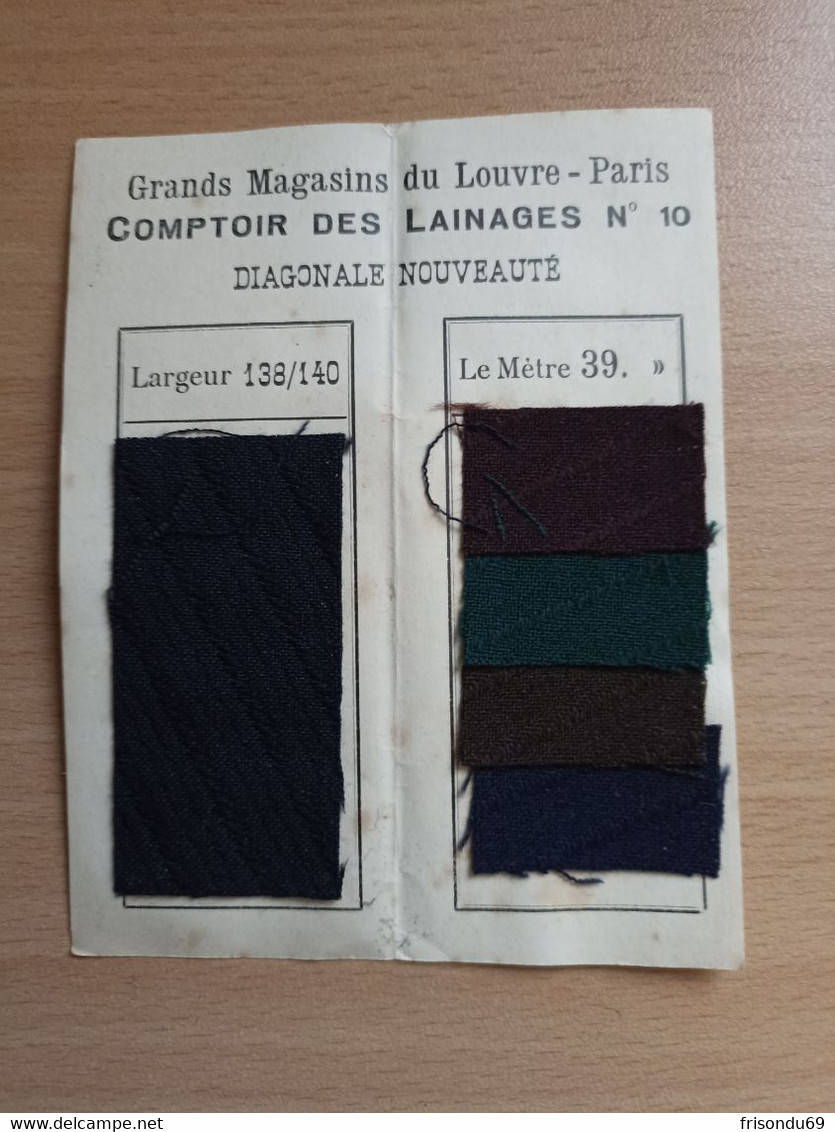 Échantillon Tissus Grands Magasins Du Louvre Paris Mode - Dentelles Et Tissus