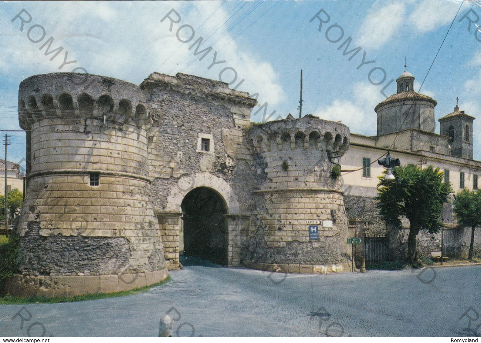 CARTOLINA  VELLETRI,LAZIO,PORTA NAPOLITANA E CATTEDRALE,STORIA,MEMORIA,CULTURA,RELIGIONE,IMPERO ROMANO,VIAGGIATA 1969 - Velletri